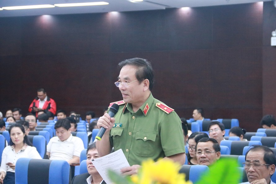 Thiếu tướng Vũ Xuân Viên tại buổi họp báo