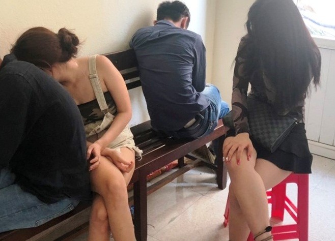 Nhóm thanh niên thuê khách sạn sử dụng ma túy vừa bị Công an quận Sơn Trà phát hiện và bắt giữ. Ảnh CA