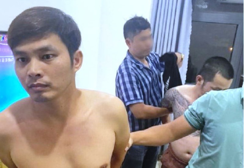 Hai nghi can bị công an bắt giữ tại Khánh Hòa và di lý về Đà Nẵng để điều tra. 