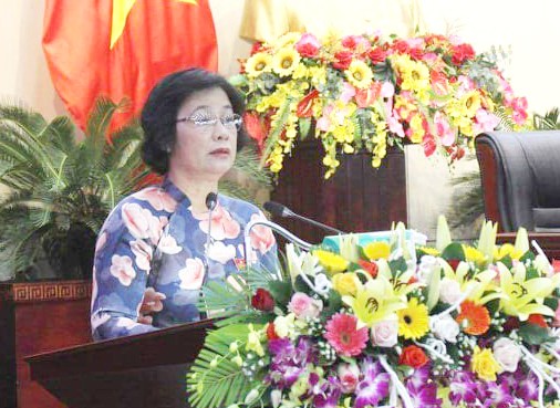 Bà Đặng Thị Kim Liên (Chủ tịch UBMTTQ TP Đà Nẵng) phát biểu tại kỳ họp thứ 15, HĐND TP Đà Nẵng khoá IX. 