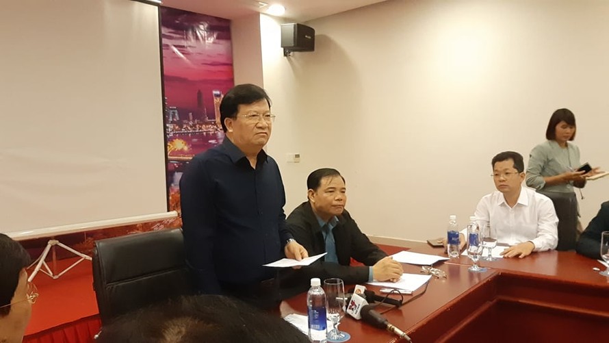 Phó thủ tướng Trịnh Đình Dũng họp Ban chỉ đạo tiền phương ứng phó với bão số 9. 
