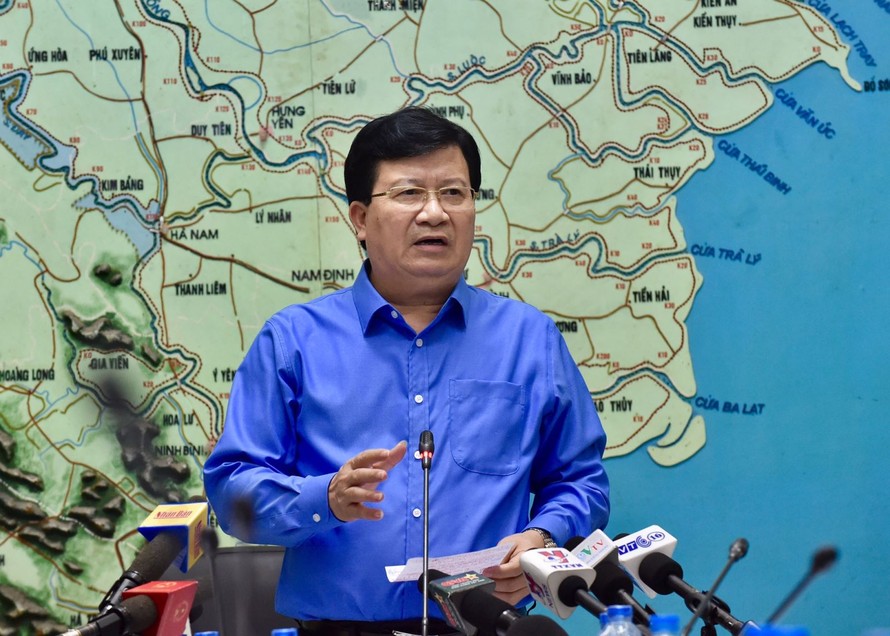 Phó Thủ tướng Trịnh Đình Dũng yêu cầu tập trung lực lượng tìm kiếm người mất tích, tiếp tục di dân khỏi vùng nguy hiểm
