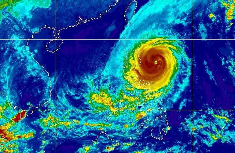 Khoảng chiều 30/10, bão Yutu sẽ đi vào biển Đông