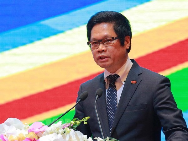 Chủ tịch VCCI Vũ Tiến Lộc cho rằng, cần xóa bỏ "ngăn sông cấm chợ”, mở cửa lại thị trường nội địa để cứu DN, cứu nền kinh tế tác động của dịch COVID-19.