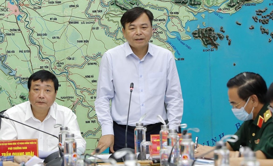 Thứ trưởng Bộ NN&PTNT Nguyễn Hoàng Hiệp lưu ý theo dõi sát diễn biến mưa lũ để vận hành thuỷ điện Sơn La