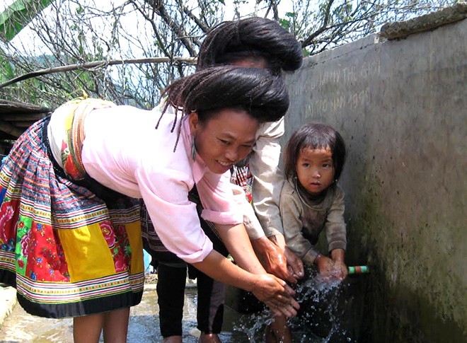 Nước sạch về vùng nông thôn đã giải quyết một phần khó khăn, giúp ổn định đời sống của người dân, đặc biệt là đồng bào dân tộc thiểu số ở Yên Bái