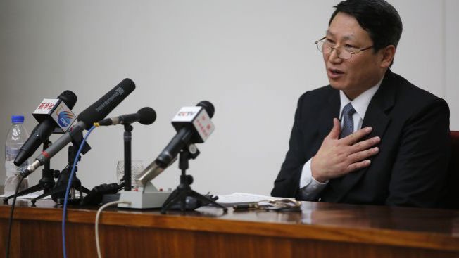 Nhà truyền giáo Kim Jung Wook trong cuộc họp báo ở Bình Nhưỡng, Triều Tiên hôm 27/2