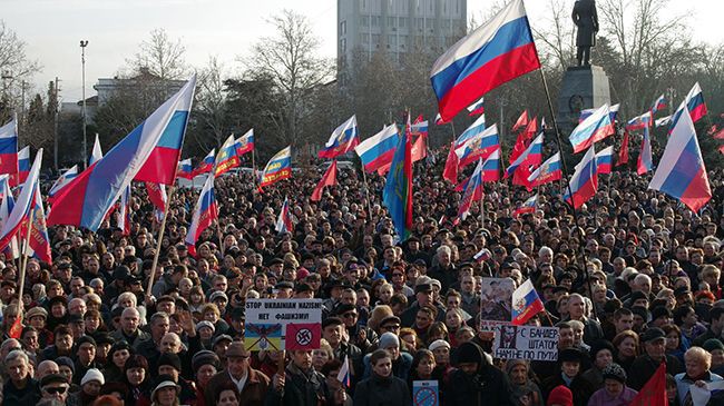 Những người ủng hộ Nga biểu tình ở thành phố Sevastopol tháng trước