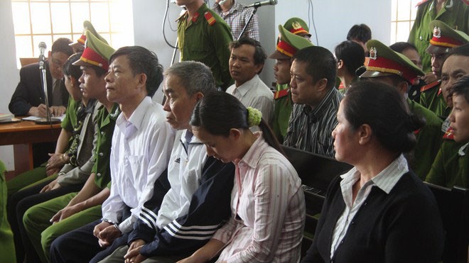 Vũ Việt Hùng và đồng phạm tại phiên tòa