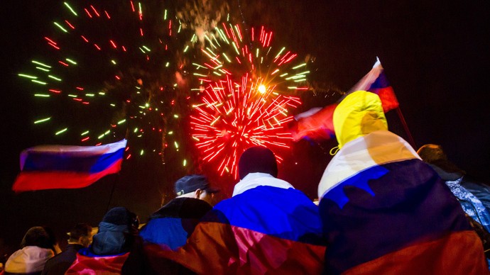 Bắn pháo hoa tối 16/3 chào đón ngày trưng cầu dân ý ở Crimea