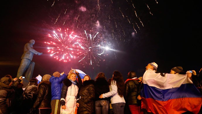 Người dân Crimea bắn pháo hoa ăn mừng cuộc trưng cầu dân ý
