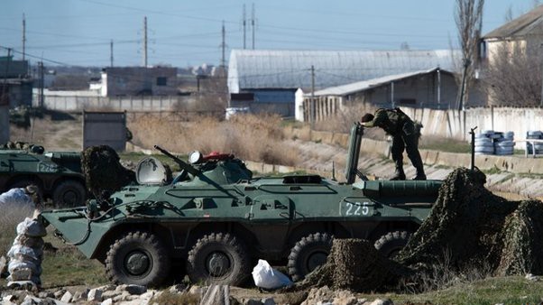 Căn cứ hải quân ở Feodosia của Ukraine trước đó cũng từng bị quân Nga vây hãm