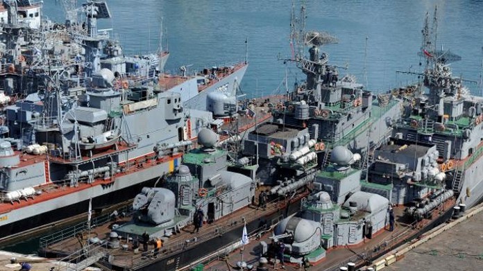 Tàu chiến Ukraine nằm ở Sevastopol, Crimea