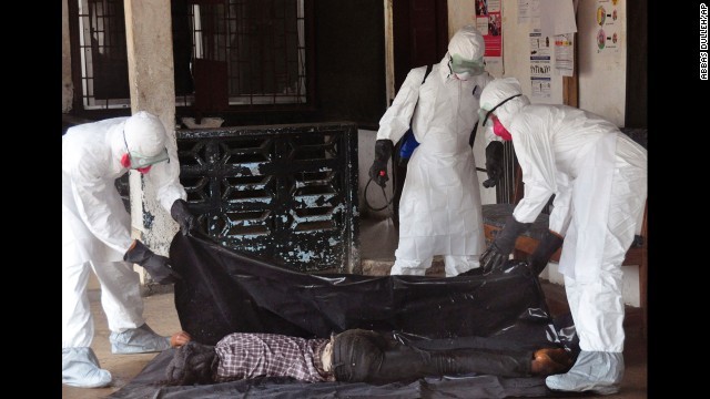 Đại dịch Ebola đã cướp đi sinh mạng của 2.400 người ở Tây Phi