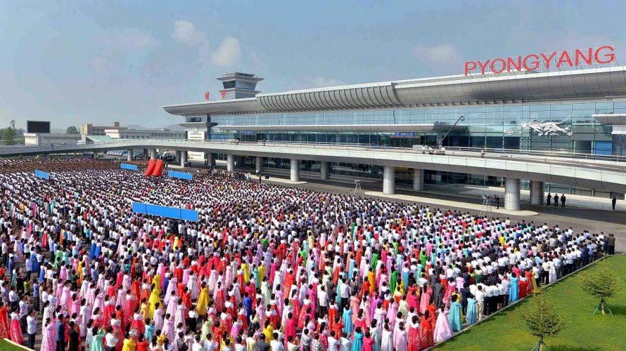 Biển người dự lễ khánh thành nhà ga sân bay mới ở Bình Nhưỡng