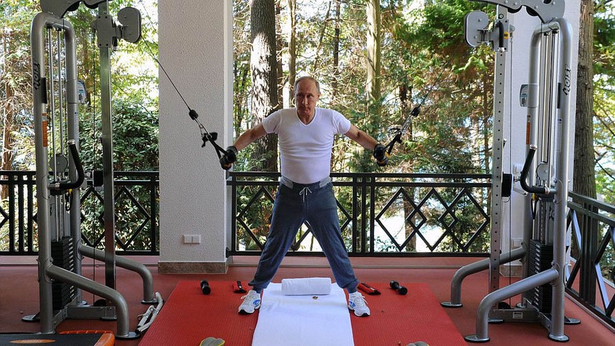 Tổng thống Nga Vladimir Putin trong phòng thể hình ở Sochi