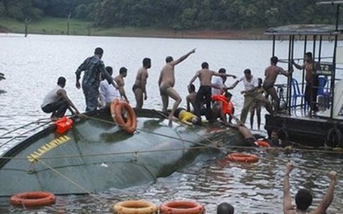 Một vụ lật thuyền ở Malaysia. Ảnh minh họa