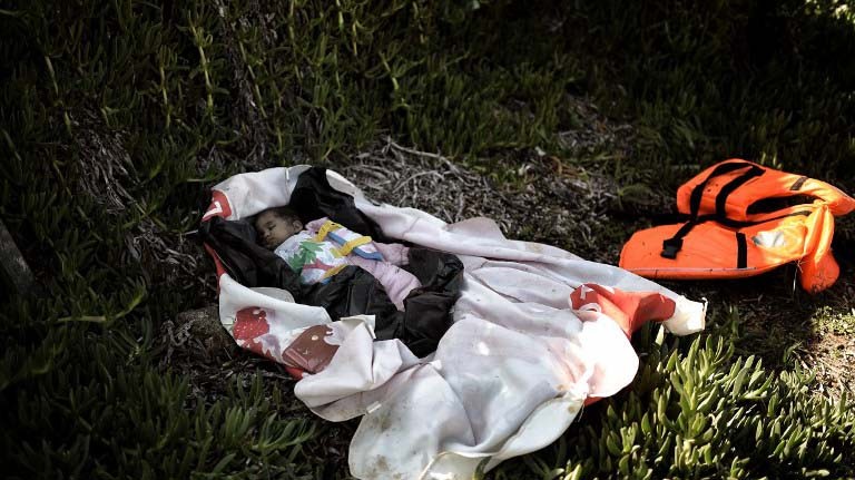 Một em bé bị chết đuối khi vượt biển tới Hy Lạp hôm 