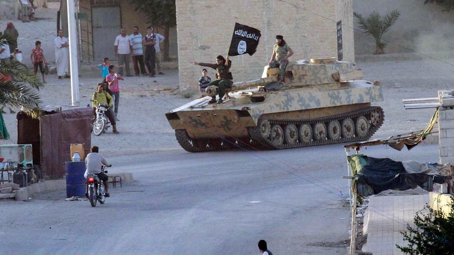 Xe tăng của IS ở Syria. Ảnh: RT
