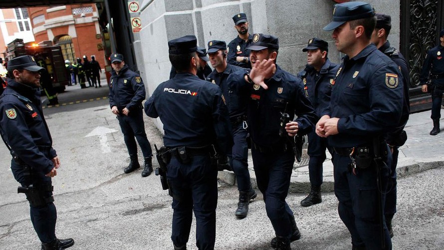 Tây Ban Nha thắt chặt an ninh sau vụ khủng bố Paris hôm 13/11
