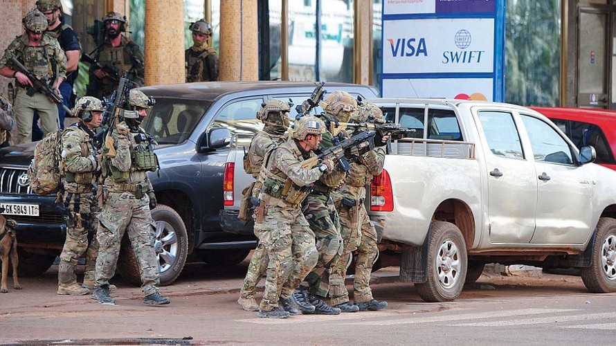 Đặc nhiệm vây ráp khách sạn giải cứu con tin trong khách sạn Splendid ở Burkina Faso