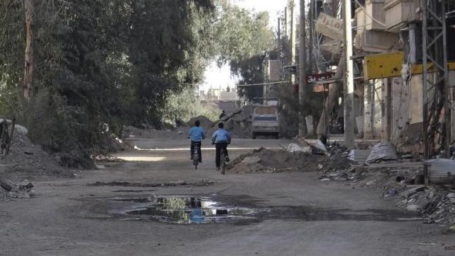 Cảnh đổ nát ở Deir al-Zor