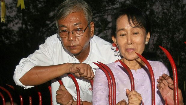 Ông Htin Kyaw là thân tín lâu năm của bà Suu Kyi