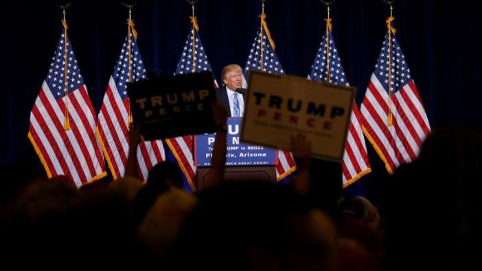 Donald Trump phát biểu tại Arizona