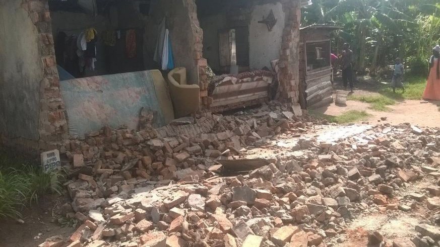 Một ngôi nhà ở Bukoba bị sụp đổ vì động đất