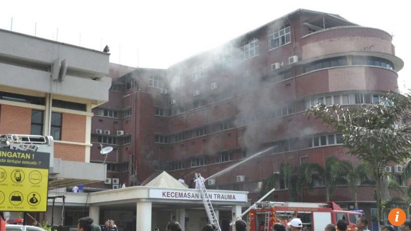 Vụ hỏa hoạn xảy ra tại khu chăm sóc đặc biệt của bệnh viện Sultanah Aminah ở Johor Bahru, bang Johor, Malaysia.