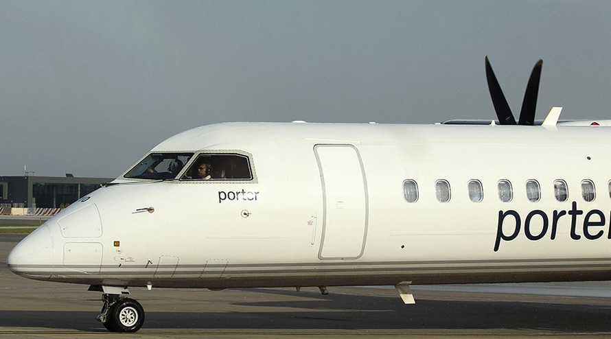 Một chiếc máy bay của hãng hàng không Porter Airlines