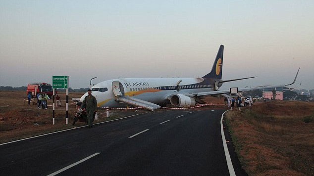 Chiếc máy bay chúi mũi xuống đất ở Goa, Ấn Độ