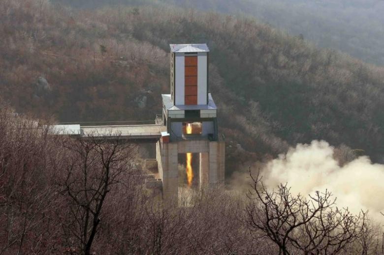 Một động cơ ICBM được thử nghiệm tại Trung tâm Không gian Sohae ở Cholsan, tỉnh Pyongan, Triều Tiên. 