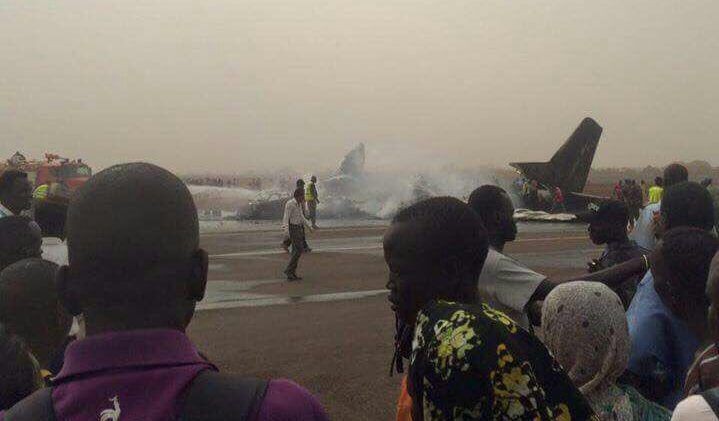 Hiện trường vụ rơi máy bay ở Nam Sudan