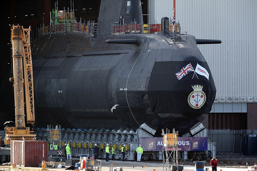 Nằm trong dự án trị giá 1 tỷ bảng Anh, Audacious là 1 trong 7 chiếc tàu ngầm thuộc lớp Astute.