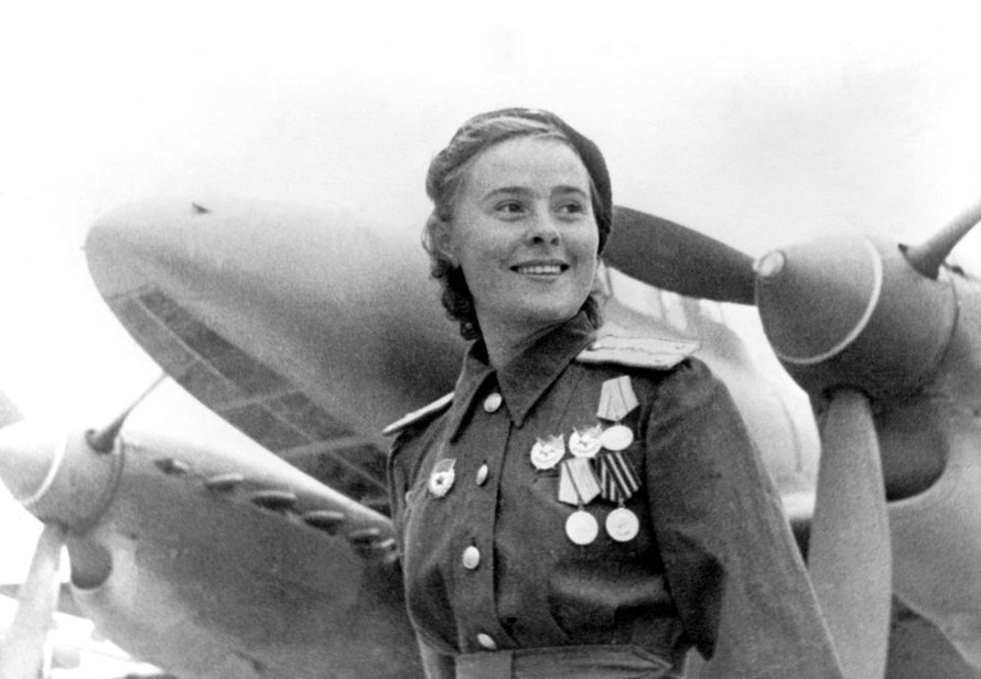 Maria Dolina, nữ Anh hùng Liên Xô, phi công và là quyền chỉ huy Trung đoàn Máy bay Thả bom số 125.