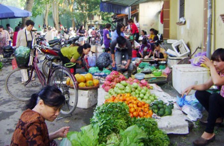 60% chợ đang hoạt động trên địa bàn Hà Nội là chợ tự phát