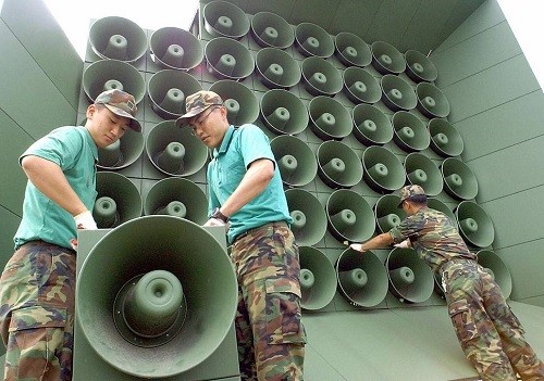 Một dàn loa phát thanh chống Triều Tiên của Hàn Quốc tại biên giới. Ảnh: Korea Herald.