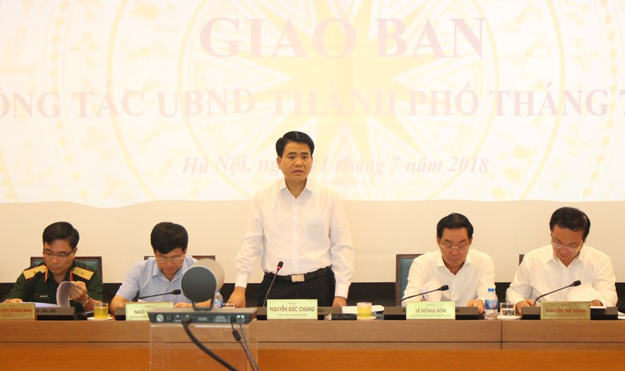 Chủ tịch UBND TP Hà Nội Nguyễn Đức Chung khẳng định không có chuyện thành phố thờ ơ với người dân vùng ngập lụt huyện Chương Mỹ