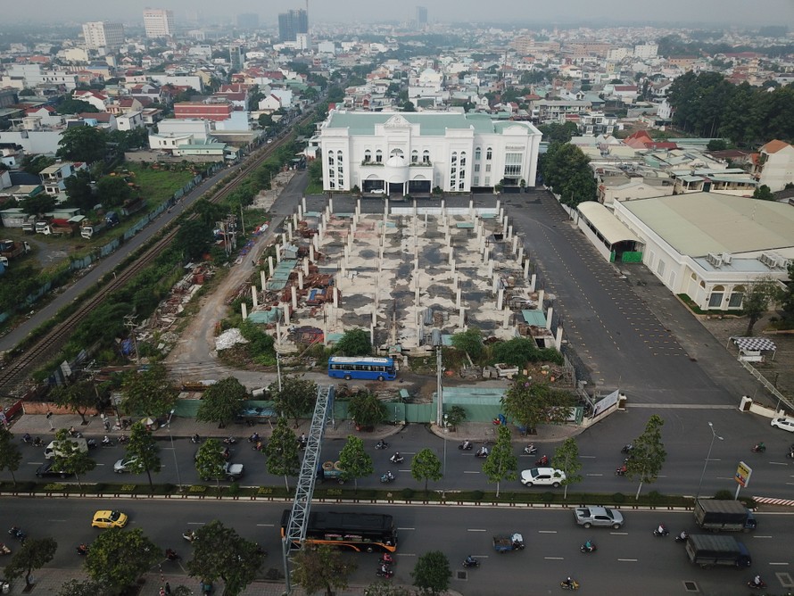 Cận cảnh khu phức hợp không phép giữa trung tâm thành phố Biên Hòa