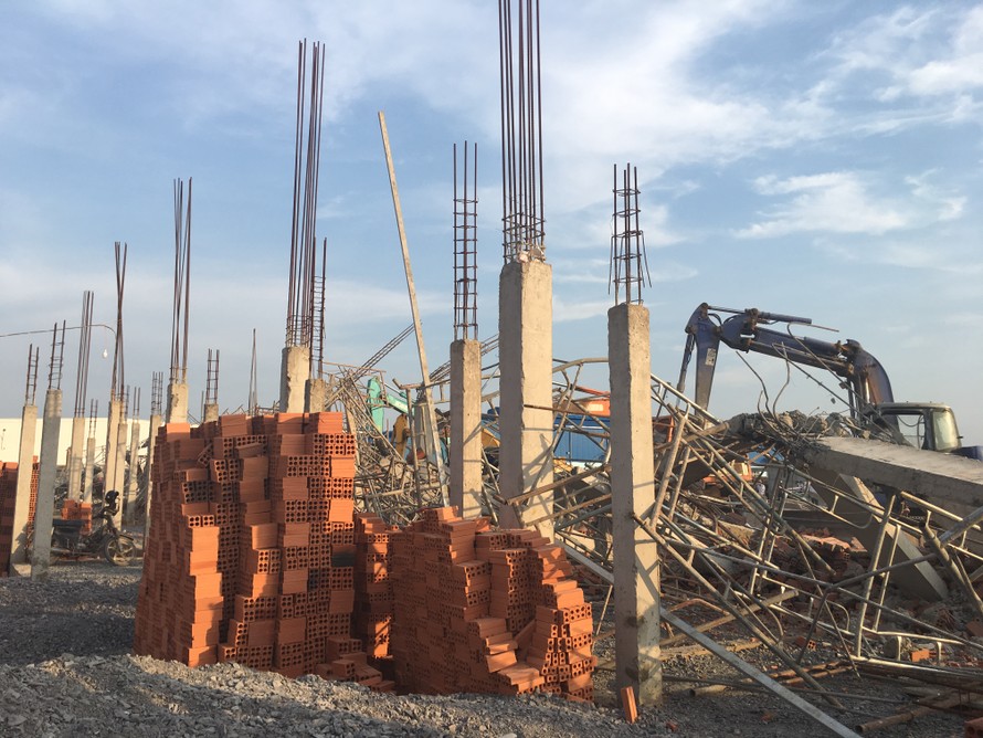 Dừng thi công công trình xây dựng bị sập ở Đồng Nai làm 10 người chết 