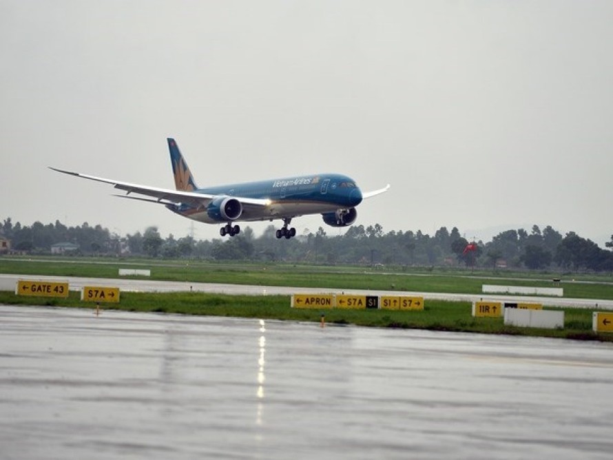Nhiều chuyến bay bị huỷ vì áp thấp nhiệt đới