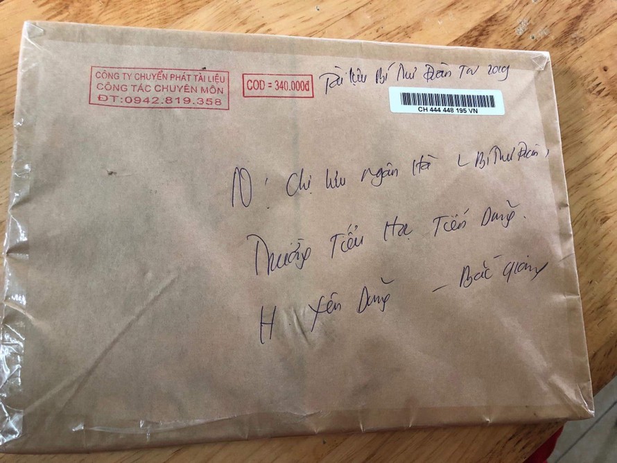 Gói bưu phẩm tài liệu truyên truyền do đối tượng giả danh cán bộ tỉnh Đoàn Bắc Giang gửi đến một cán bộ đoàn cơ sở