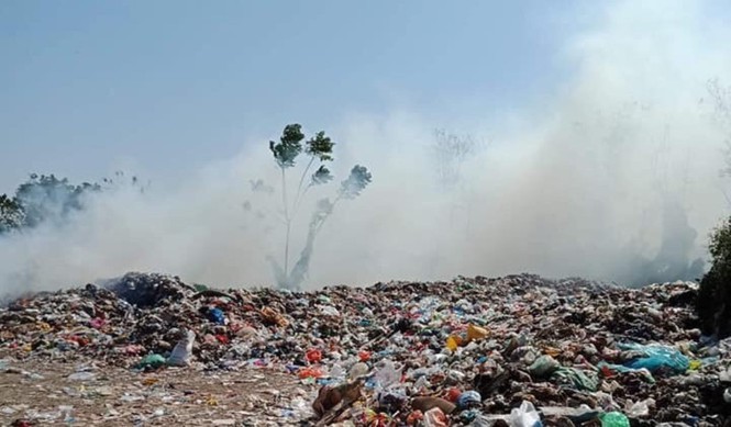 Bãi rác ô nhiễm tại xã Tuy Lai liên tục bị đốt cháy trong thời gian qua