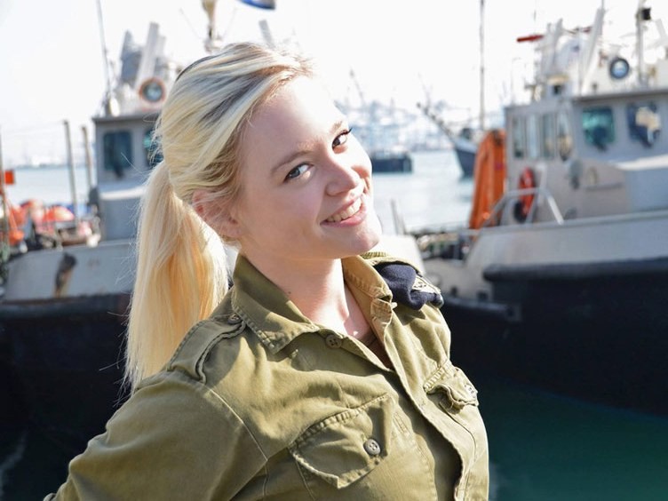 Nữ chiến binh Israel đẹp lung linh