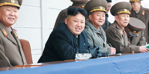 Kim Jong-un và các tướng lĩnh quân đội (Ảnh: Chosun IIbo) 