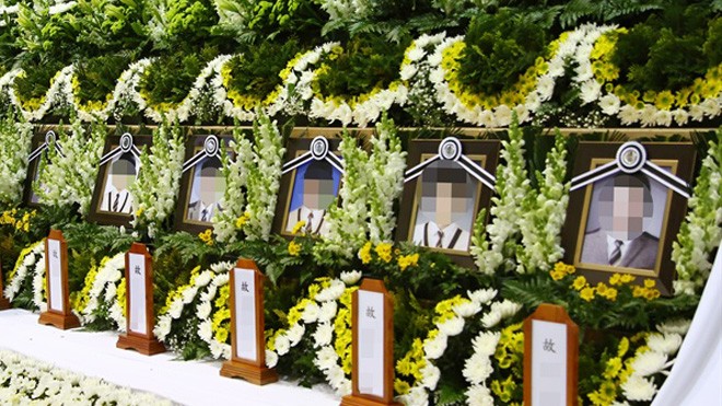 Bài vị của những học sinh trường Danwon tại nhà tang lễ ở thành phố Ansan