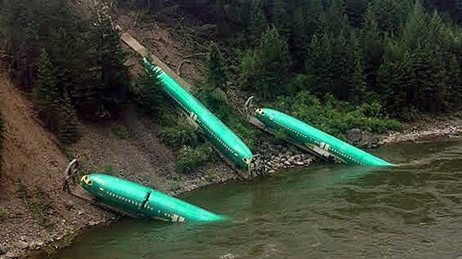 Phát hiện 3 thân máy bay Boeing 737 rơi xuống sông