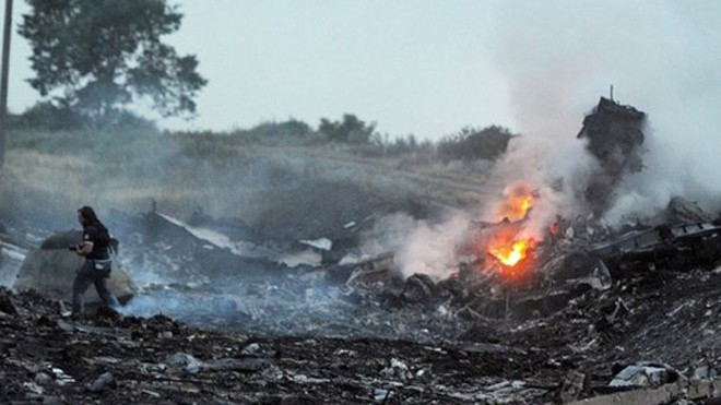 Hiện trường thảm khốc vụ máy bay MH17 gặp nạn
