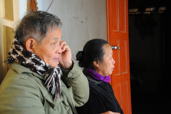 Nơi quê nhà, vợ chồng ông Diệm, bà Bình đang chờ tin con trai, con dâu từng phút.